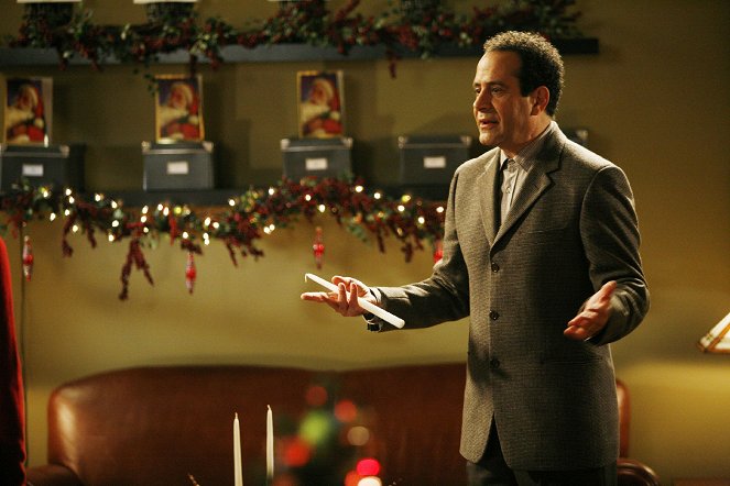 Monk - Season 6 - Mr. Monk schießt auf den Weihnachtsmann - Filmfotos - Tony Shalhoub