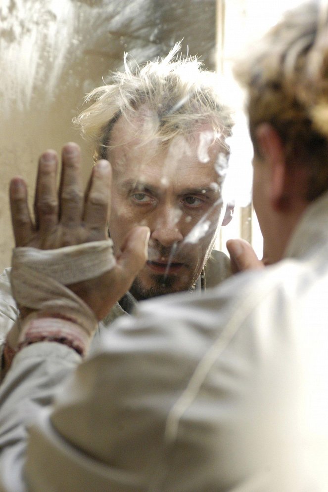 Prison Break - Season 2 - First Down - Photos - Robert Knepper