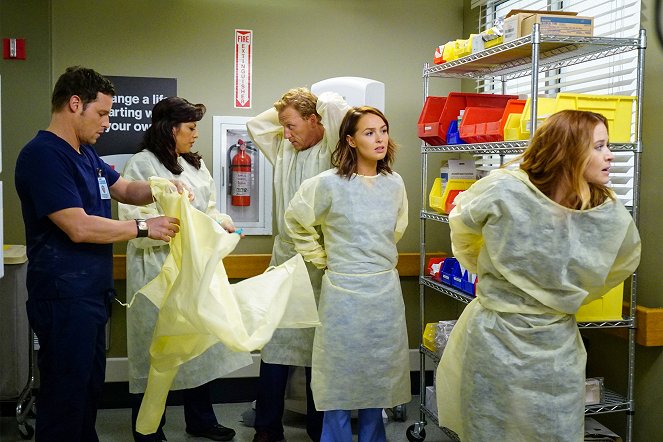 Grey's Anatomy - Time Stops - Photos - Justin Chambers, Sara Ramirez, Kevin McKidd, Camilla Luddington, Sarah Drew