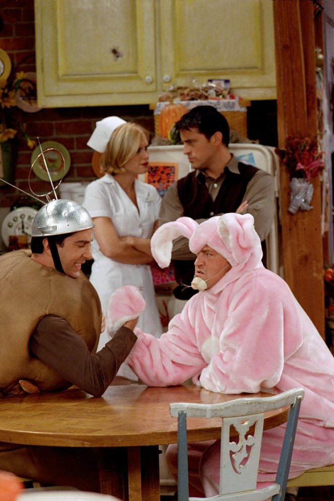 Friends - The One with the Halloween Party - Photos - David Schwimmer, Matthew Perry