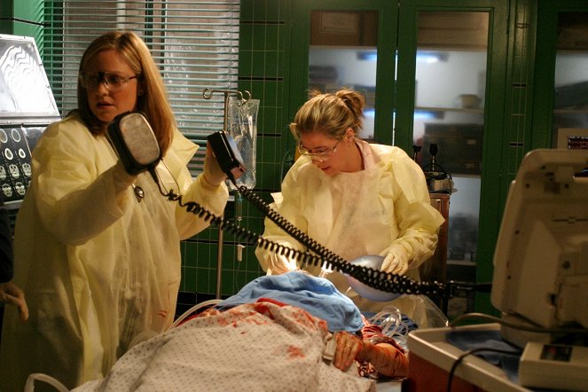 ER - Season 10 - Photos - Sherry Stringfield, Maura Tierney