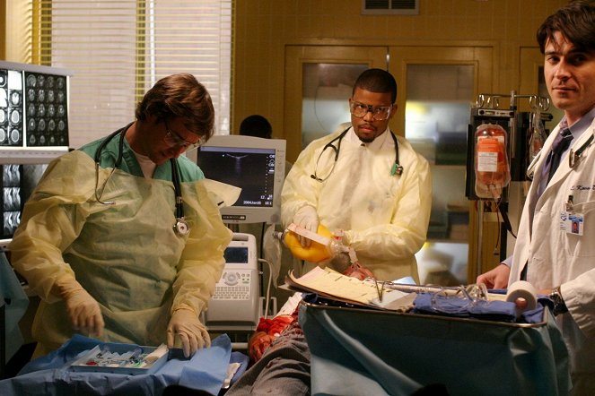 ER - Season 10 - Photos - Noah Wyle, Sharif Atkins, Goran Visnjic