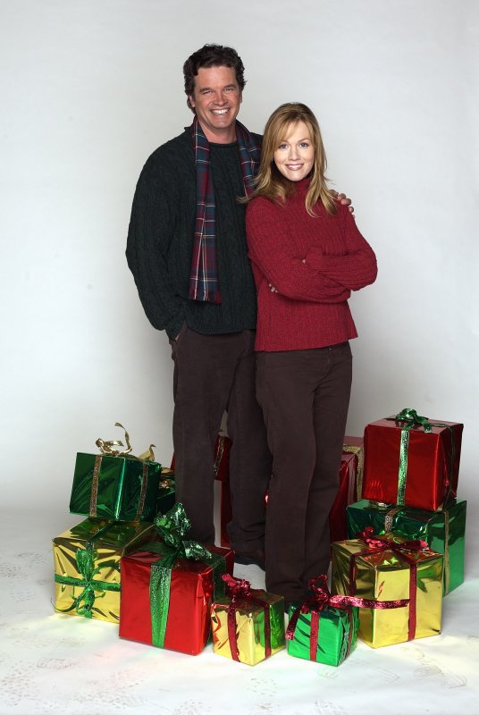 Secret Santa - Promoción - Steven Eckholdt, Jennie Garth
