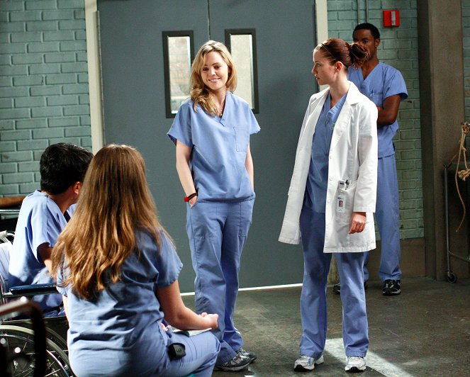 Grey's Anatomy - Season 5 - These Ties That Bind - Photos - Melissa George, Chyler Leigh