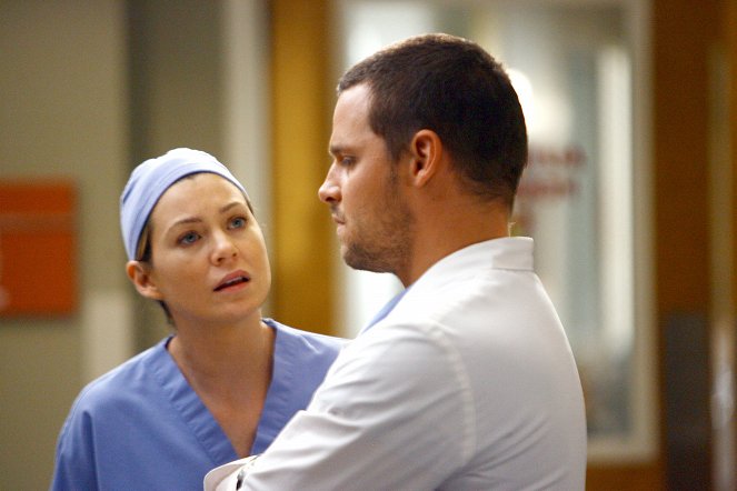 Chirurdzy - Uniesienie - Z filmu - Ellen Pompeo, Justin Chambers