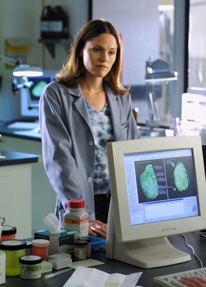 CSI: Crime Scene Investigation - Season 2 - And Then There Were None - Photos - Jorja Fox