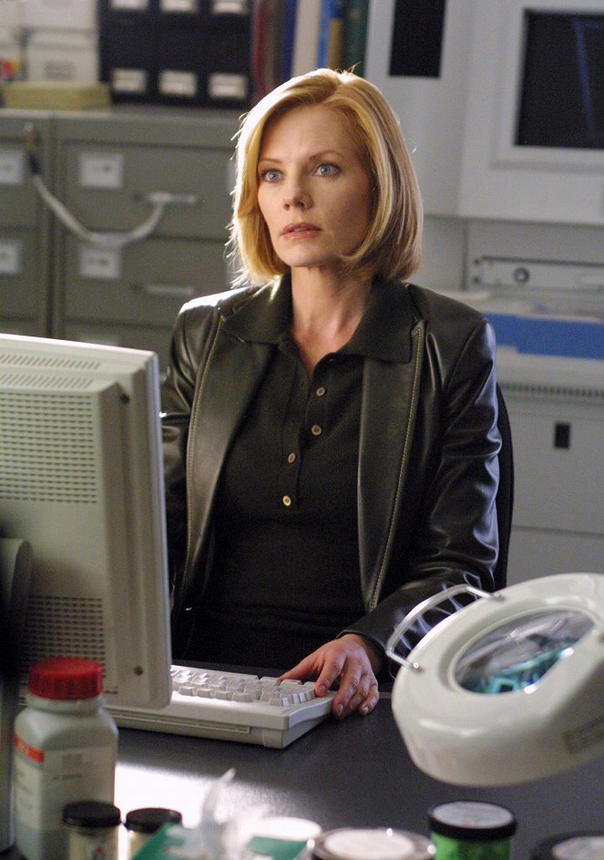 CSI: Crime Scene Investigation - Season 2 - And Then There Were None - Photos - Marg Helgenberger