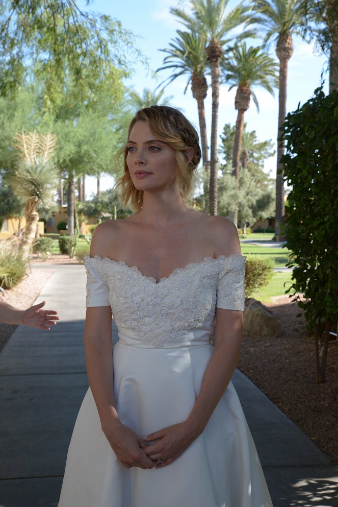 Love's Last Resort - Photos - April Bowlby