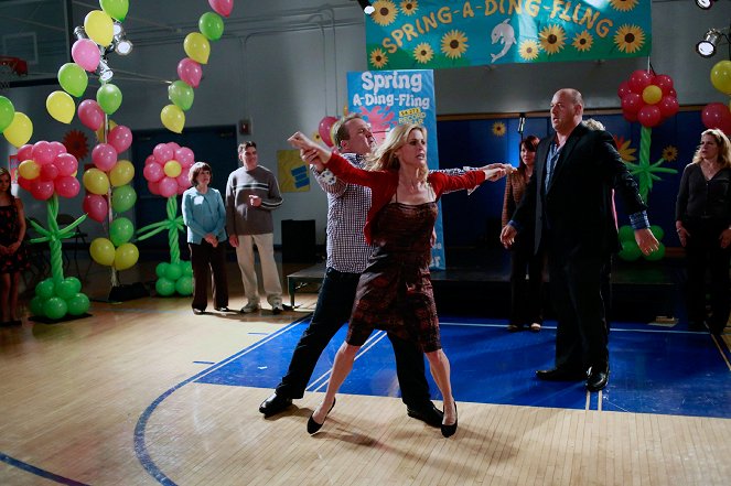 Modern Family - El bailecito de primavera - De la película - Eric Stonestreet, Julie Bowen, Will Sasso