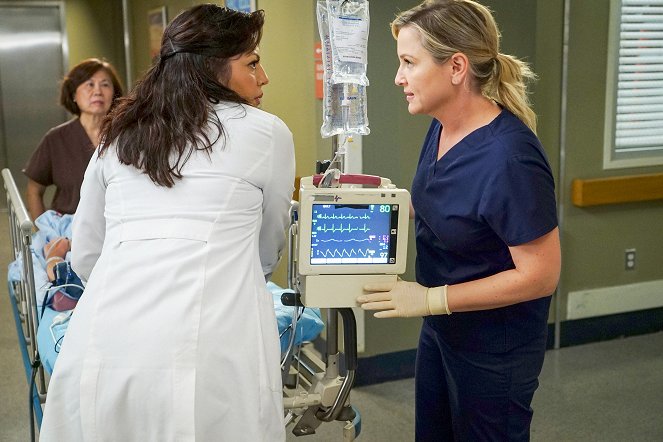 Grey's Anatomy - Season 11 - You're My Home - Photos - Sara Ramirez, Jessica Capshaw