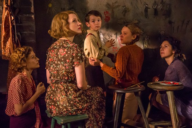 The Zookeeper's Wife - Van film - Jessica Chastain, Martha Issová