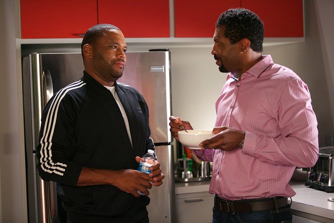 Black-ish - Season 1 - The Nod - Photos - Anthony Anderson, Deon Cole