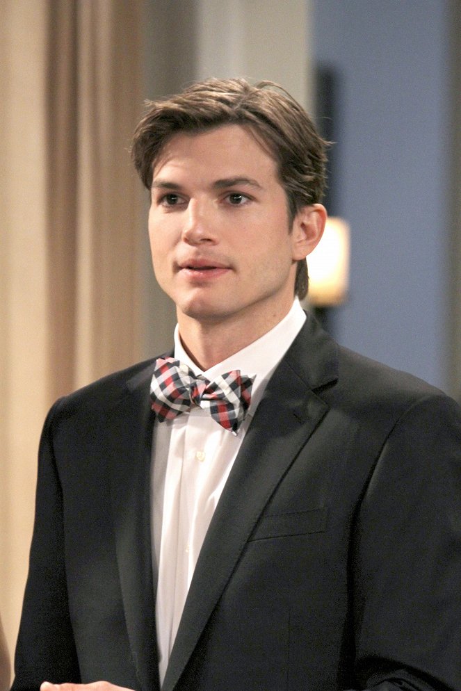 Two and a Half Men - Sips, Sonnets and Sodomy - Photos - Ashton Kutcher