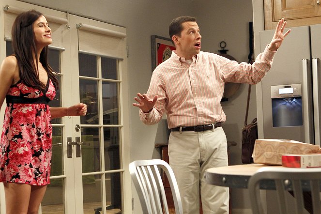 Two and a Half Men - The Duchess of Dull-in-Sack - Photos - Sophie Winkleman, Jon Cryer