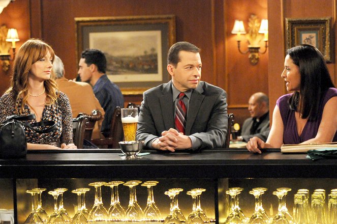 Two and a Half Men - Season 9 - Slowly and in a Circular Fashion - Photos - Judy Greer, Jon Cryer, Mimi Rogers