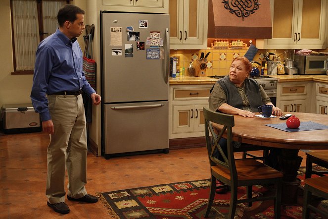 Two and a Half Men - That Darn Priest - Photos - Jon Cryer, Conchata Ferrell