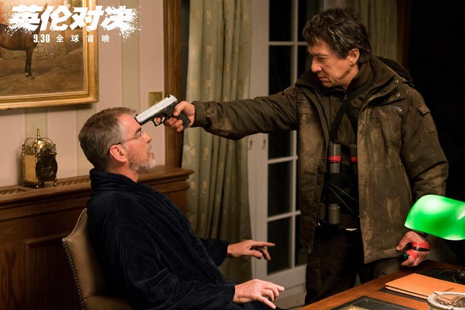 Stopy spravedlnosti - Fotosky - Pierce Brosnan, Jackie Chan