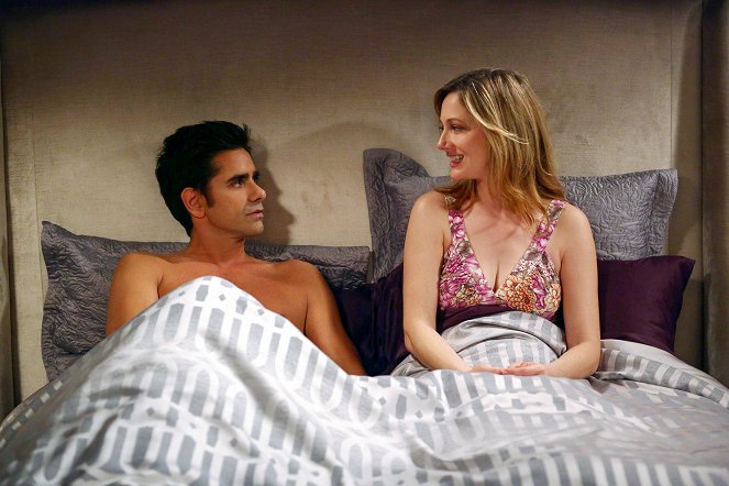 Two and a Half Men - Of Course He's Dead: Part 1 & 2 - Photos - John Stamos, Judy Greer