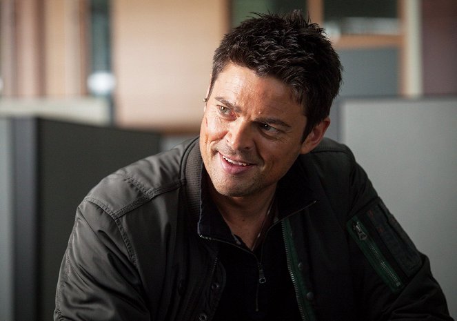 Almost Human - Are You Receiving? - Film - Karl Urban