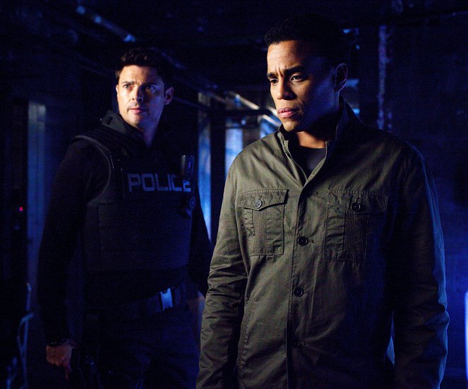 Almost Human - The Bends - Photos - Karl Urban, Michael Ealy