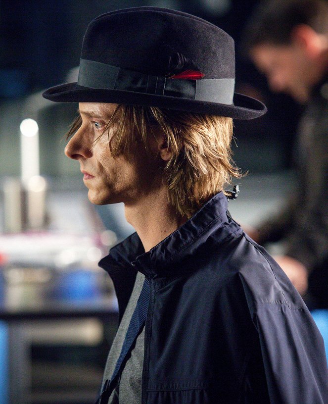 Almost Human - The Bends - Photos - Mackenzie Crook