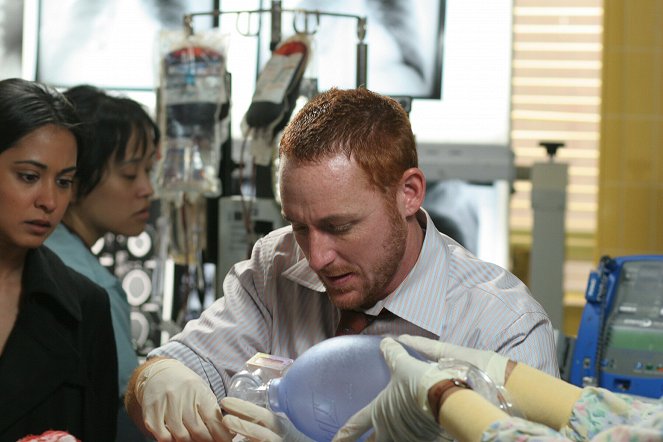 ER - Season 13 - Bloodline - Photos - Parminder Nagra, Scott Grimes