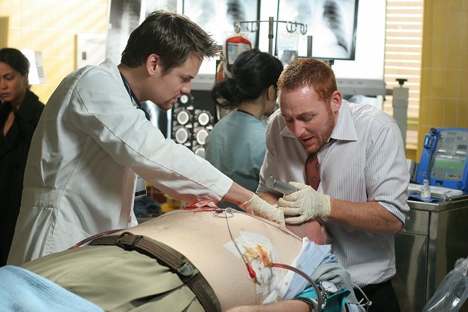Emergency Room - Season 13 - Blutspur - Filmfotos - Shane West, Scott Grimes