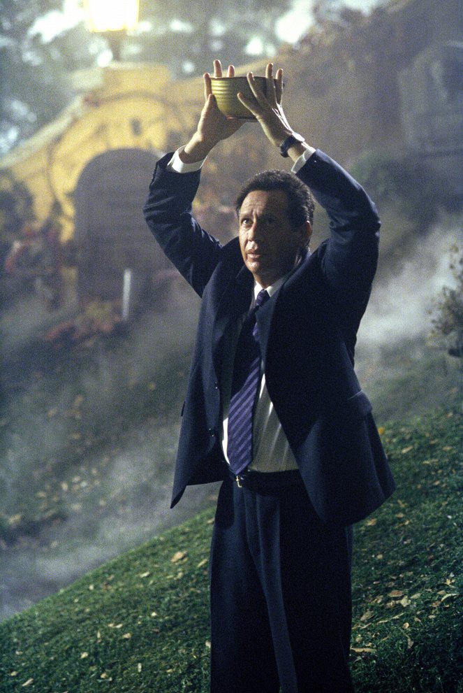 The X-Files - Hollywood A.D. - Van film - Garry Shandling
