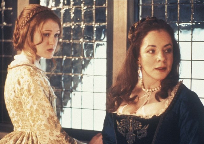 Confessions of an Ugly Stepsister - Do filme - Azura Skye, Stockard Channing