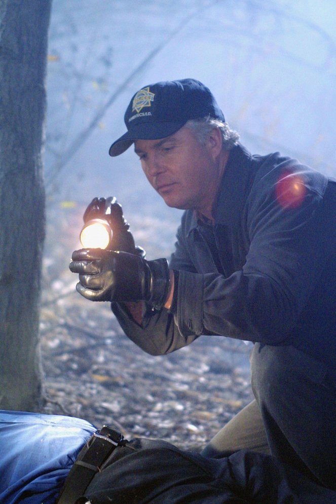 CSI: Crime Scene Investigation - Season 2 - Burden of Proof - Photos - William Petersen