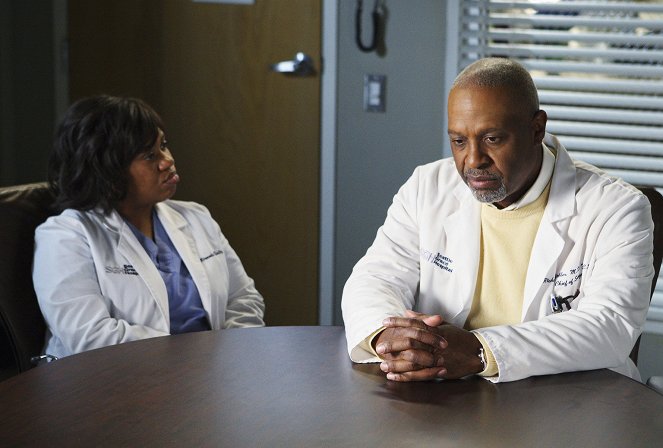 Grey's Anatomy - Die jungen Ärzte - Patientin X - Filmfotos - Chandra Wilson, James Pickens Jr.
