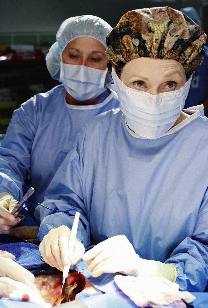 Grey's Anatomy - An Honest Mistake - Van film - Faye Dunaway
