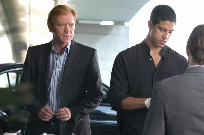 CSI: Kryminalne zagadki Miami - Uzależnienie - Z filmu - David Caruso, Adam Rodriguez