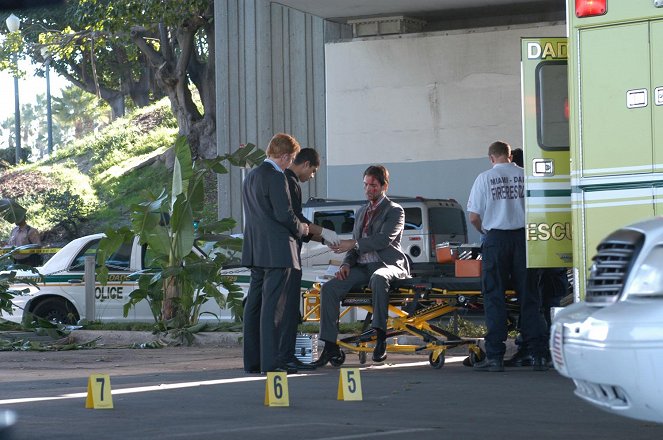 CSI: Kryminalne zagadki Miami - Season 3 - Uzależnienie - Z filmu
