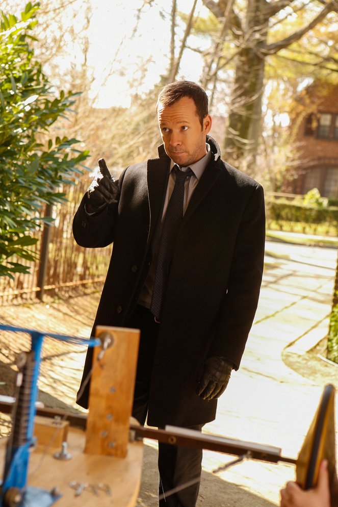Blue Bloods - Ends and Means - Van film - Donnie Wahlberg