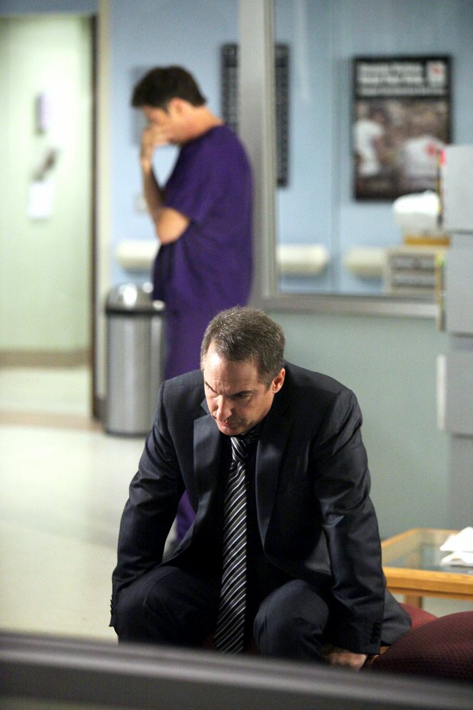Private Practice - A Death in the Family - Photos - Brian Benben