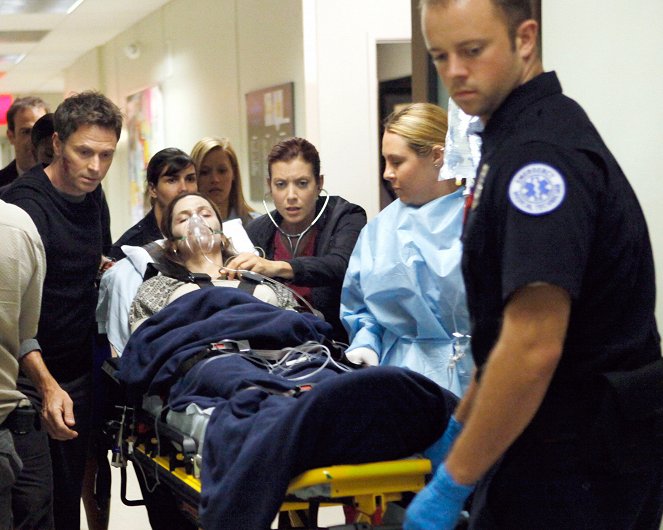 Private Practice - Season 3 - A Death in the Family - Photos - Tim Daly, Amy Brenneman, Kate Walsh