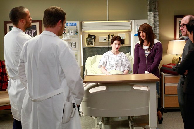 Grey's Anatomy - Season 9 - The Face of Change - Photos - Jesse Williams, Rachel Brosnahan, Matt Pascua
