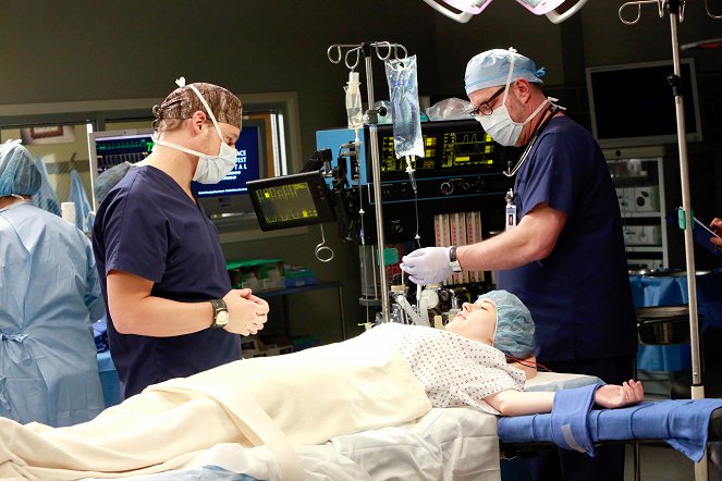 Grey's Anatomy - The Face of Change - Photos - Justin Chambers, Rachel Brosnahan