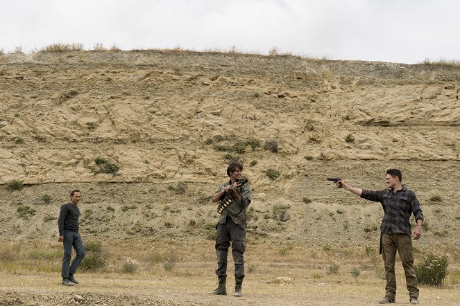 Fear the Walking Dead - Brother's Keeper - Photos - Frank Dillane, Sam Underwood, Daniel Sharman