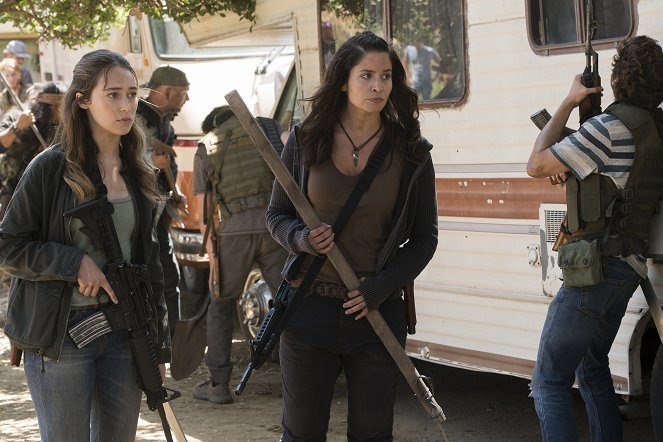 Fear the Walking Dead - Des Bruders Hüter - Filmfotos - Alycia Debnam-Carey, Mercedes Mason