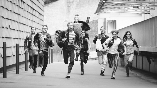 Lasst die Alten sterben - De la película - Giulin Stäubli, Julian Koechlin, Max Hubacher, Dimitri Stapfer, Jessy Moravec, Samir Klipic, Flurin Giger, Olivia Lina Gasche