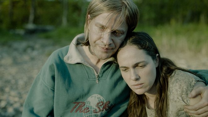 Die beste aller Welten - De la película - Lukas Miko, Verena Altenberger