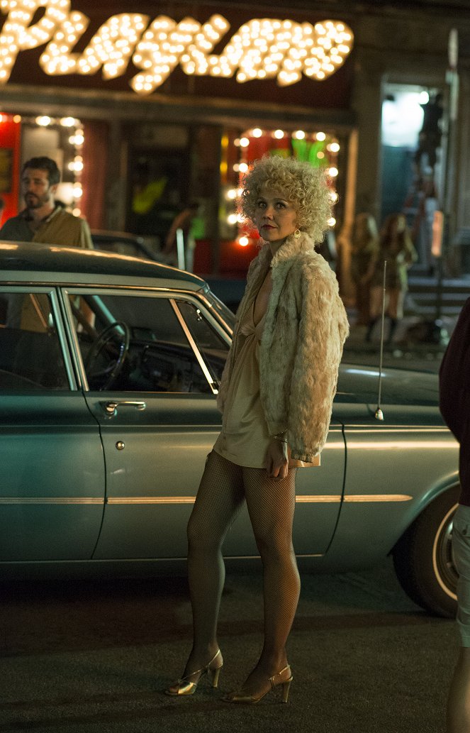The Deuce - The Principle Is All - Photos - Maggie Gyllenhaal