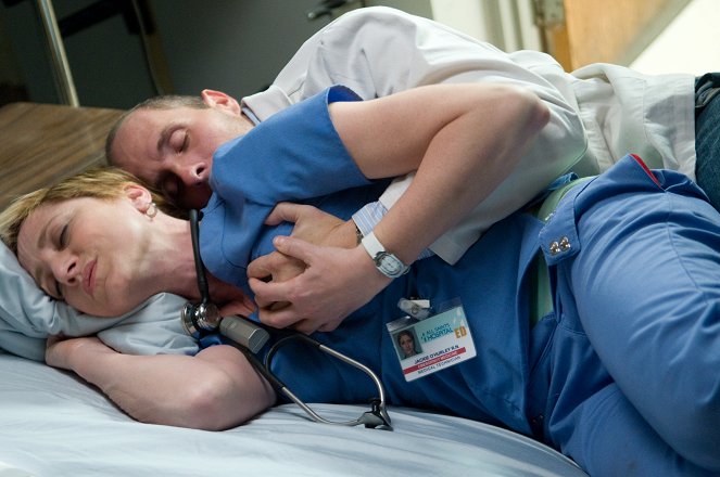 Nurse Jackie - Season 1 - Pilotti - Kuvat elokuvasta - Edie Falco, Paul Schulze
