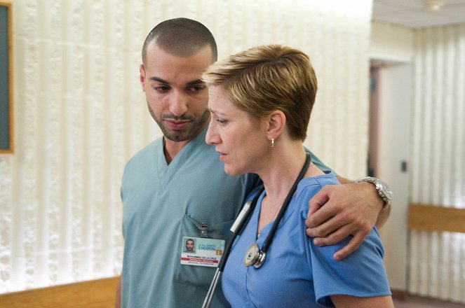 Nurse Jackie - Pilot - Photos - Haaz Sleiman, Edie Falco