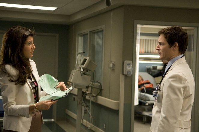 Nurse Jackie - Tiny Bubbles - De la película - Eve Best, Peter Facinelli