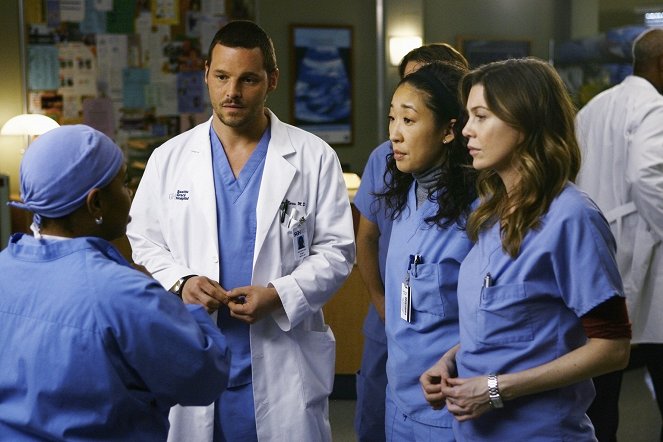 Grey's Anatomy - Elevator Love Letter - Photos - Justin Chambers, Sandra Oh, Ellen Pompeo
