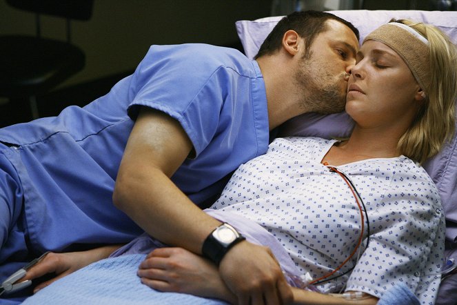Grey's Anatomy - Season 5 - Elevator Love Letter - Photos - Justin Chambers, Katherine Heigl