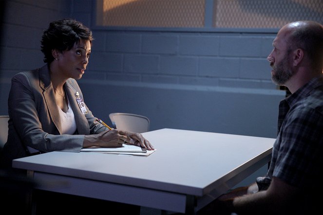 Criminal Minds - Season 11 - Pariahville - Photos - Aisha Tyler